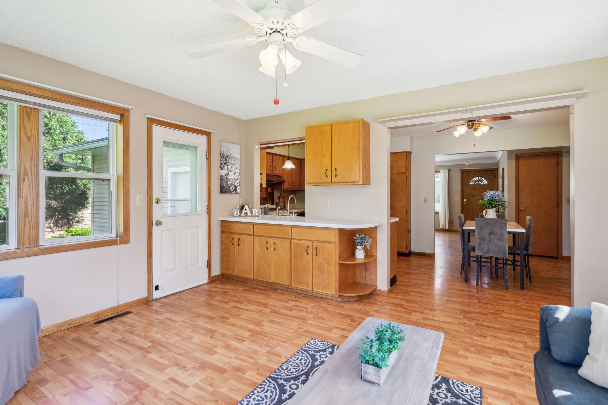 916 14th Street W