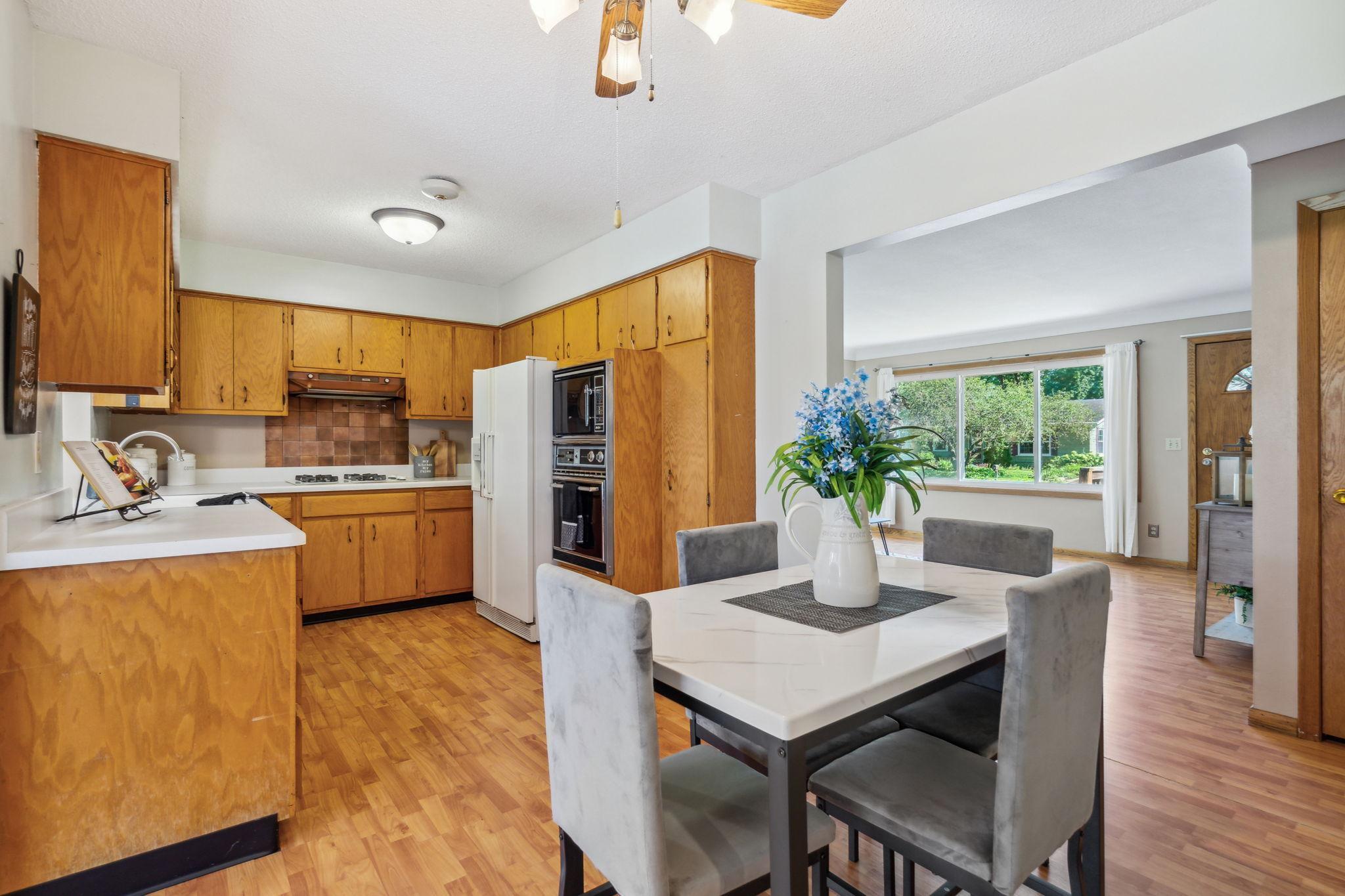 916 14th Street W