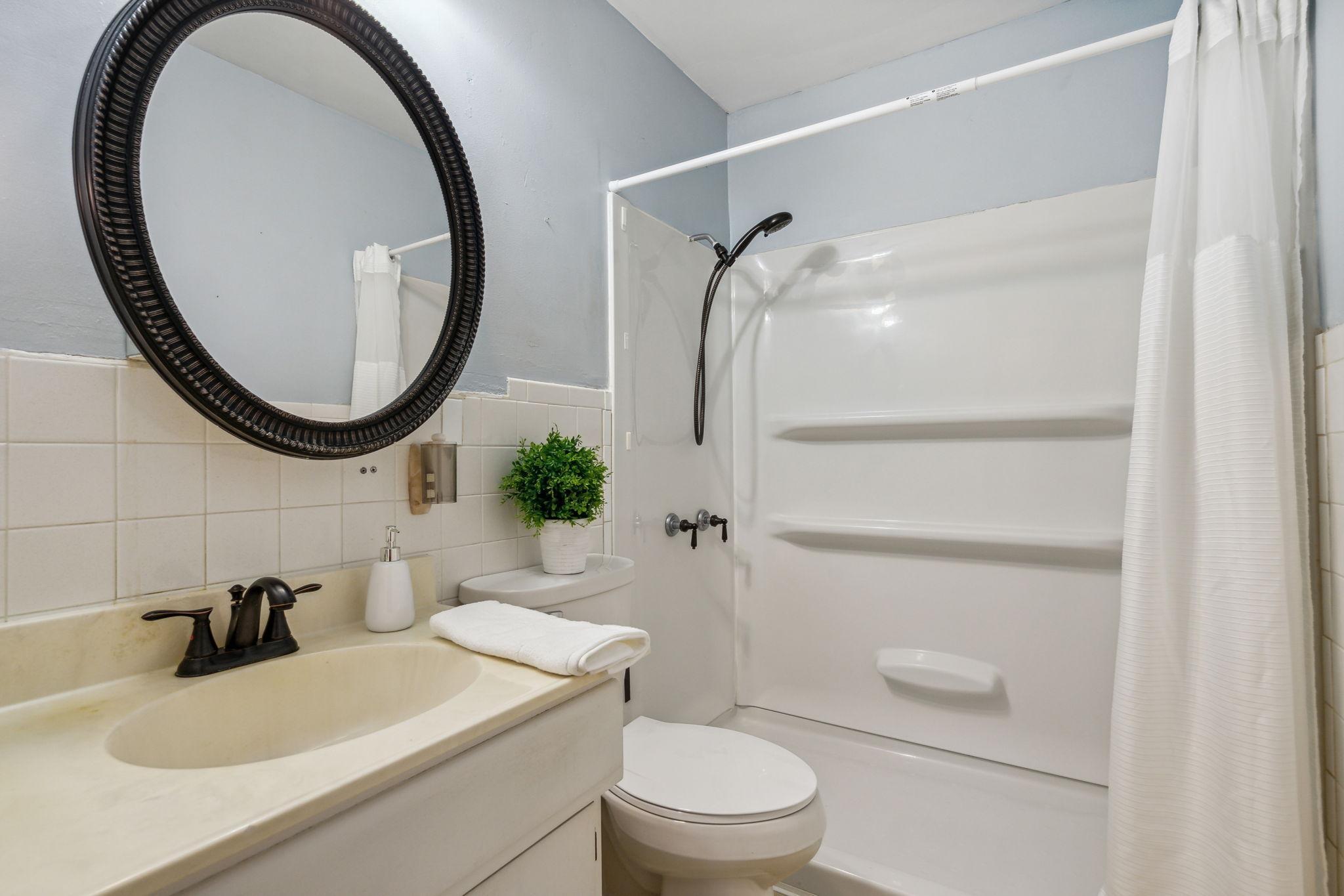 916 14th Street W