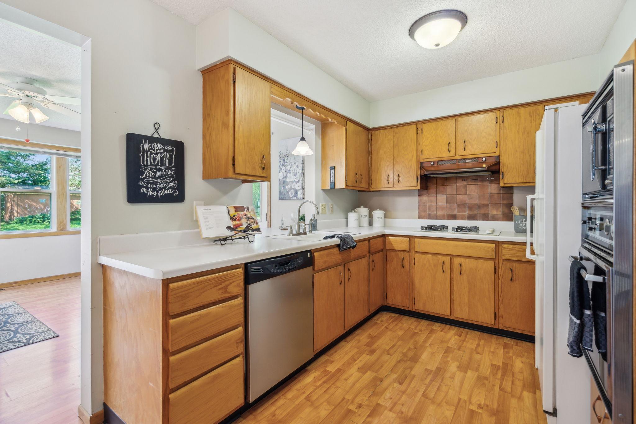 916 14th Street W