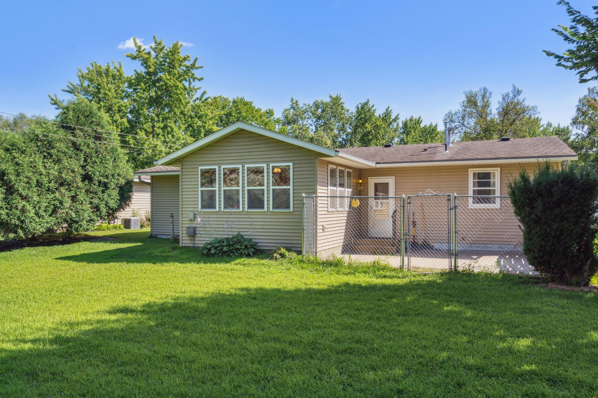 916 14th Street W
