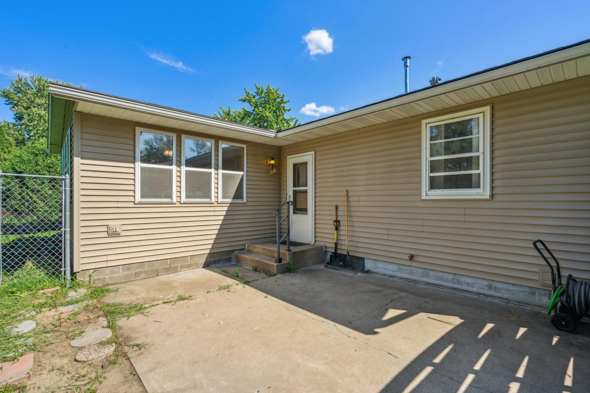 916 14th Street W
