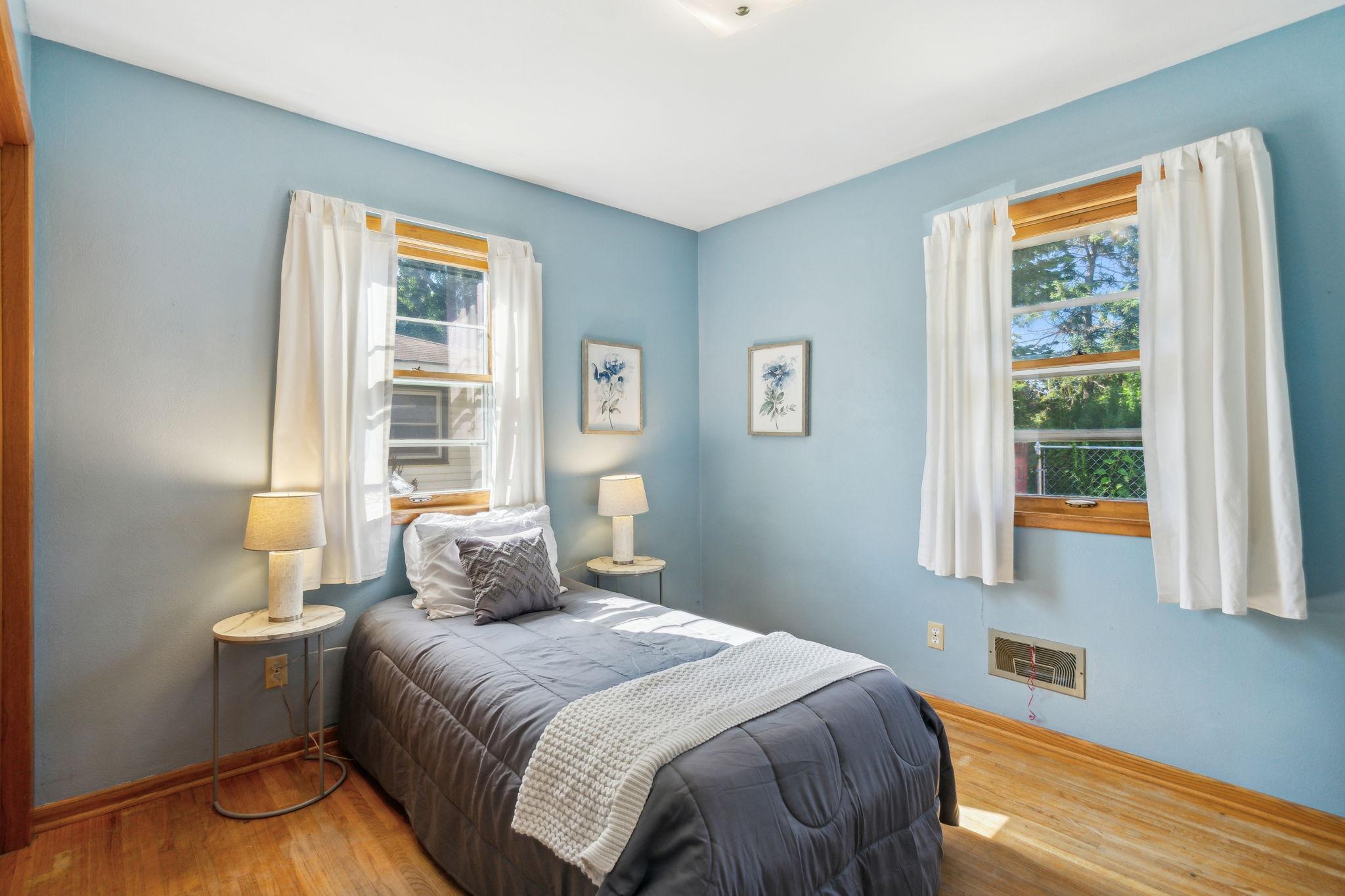 916 14th Street W