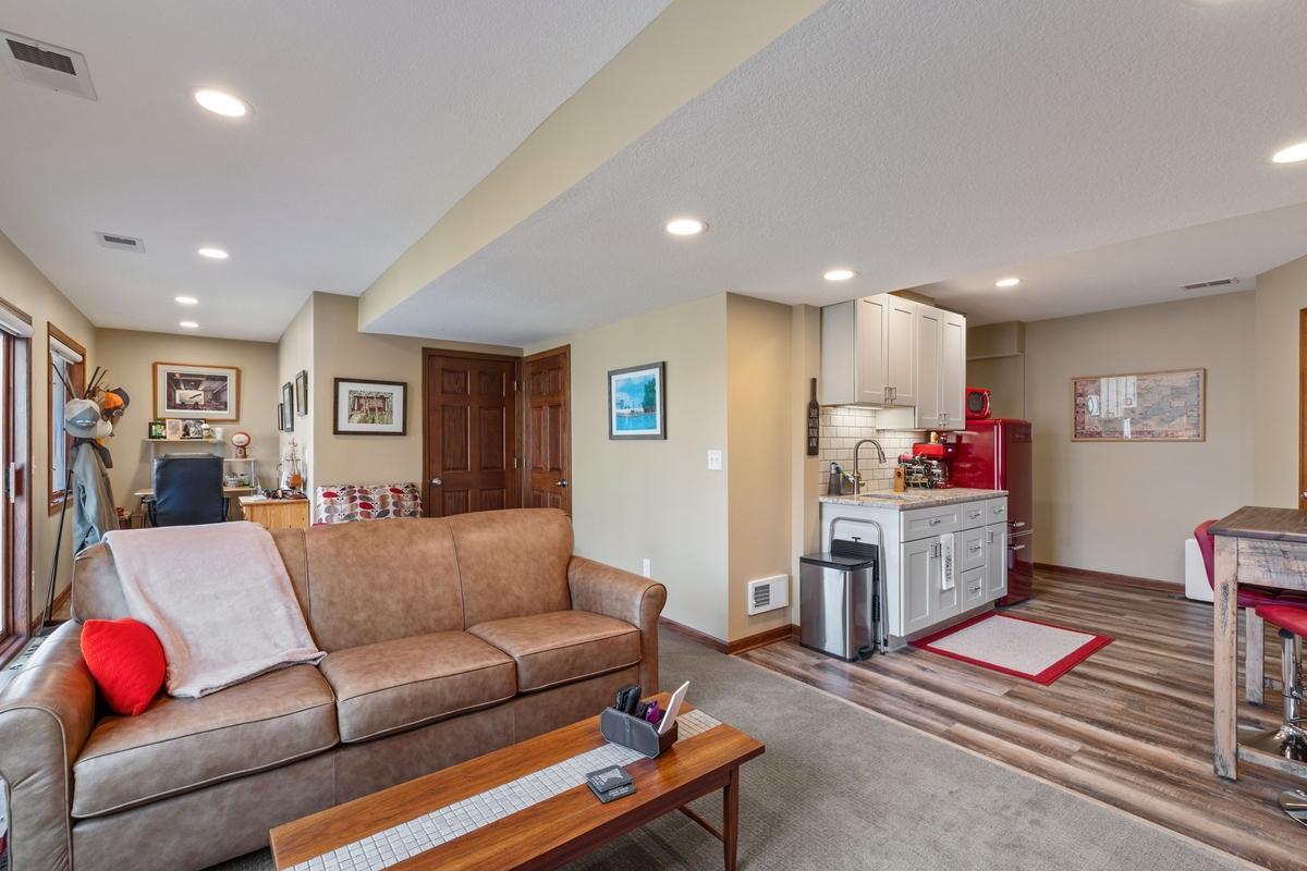1401 Horseshoe Circle