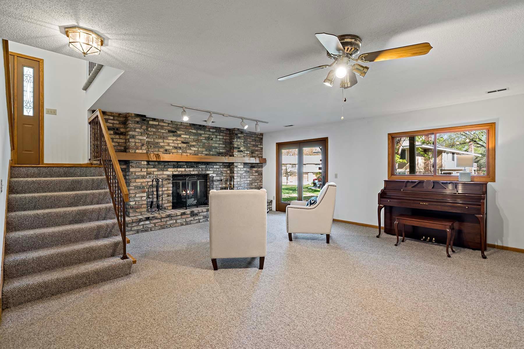 6822 Sherwood Road