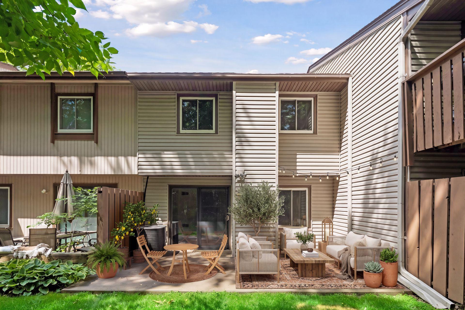 47 River Woods Lane