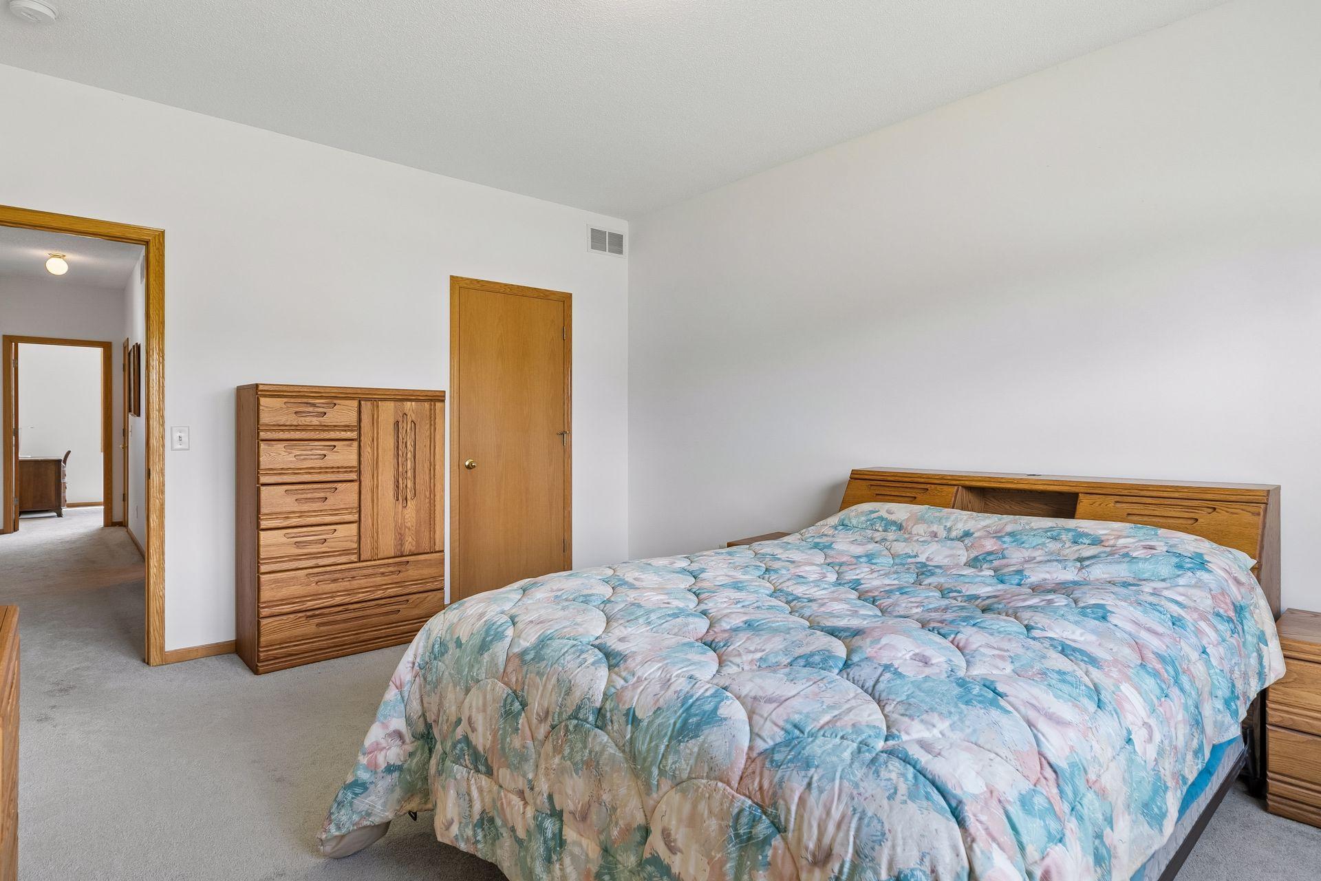7558 5th Street N