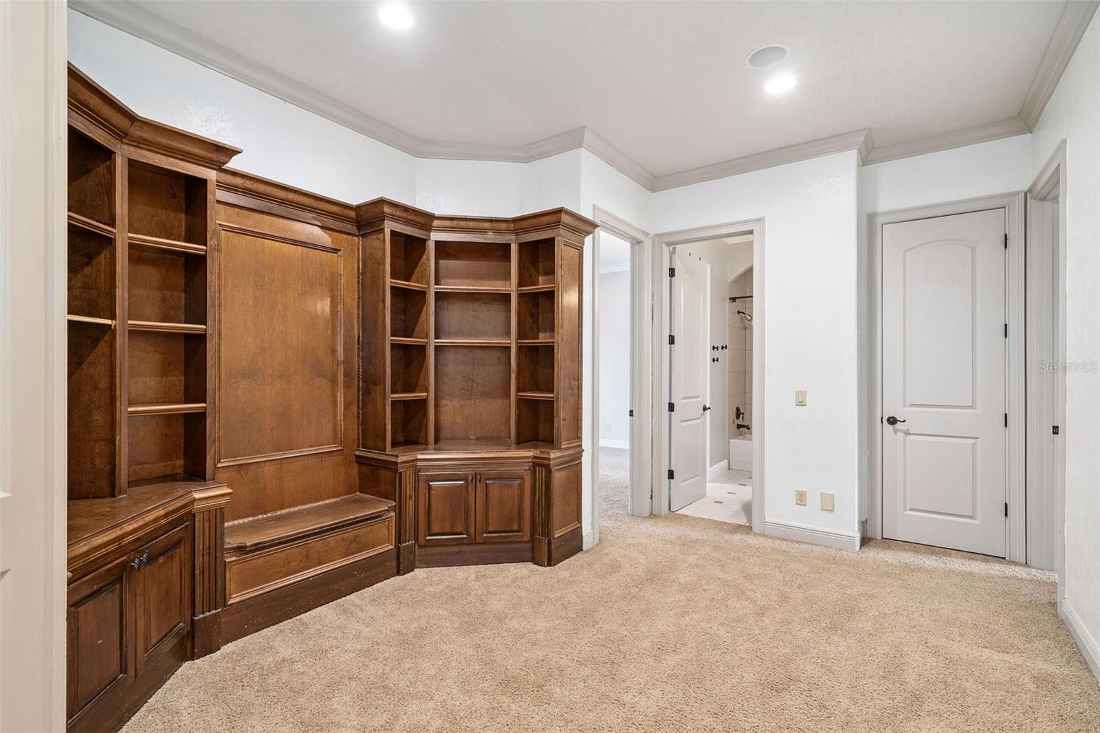 8402 LAKE BURDEN CIR