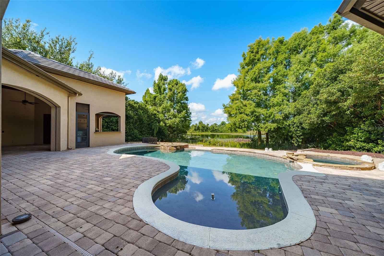 8402 LAKE BURDEN CIR