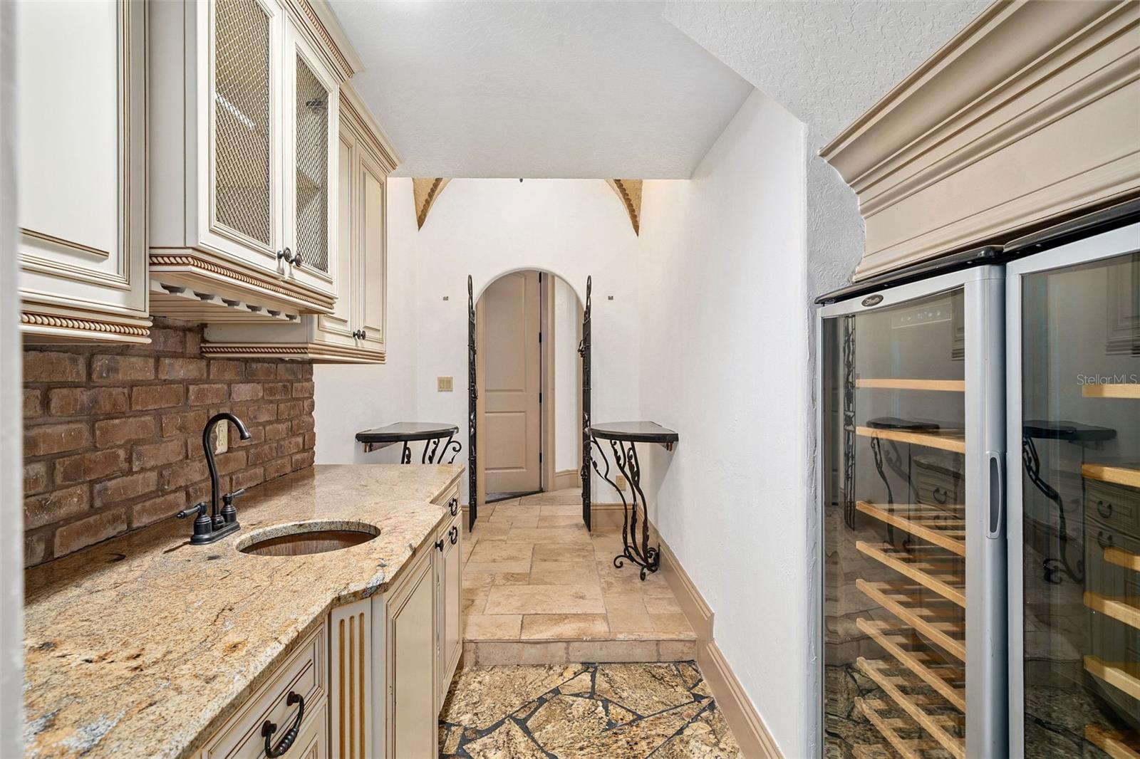 8402 LAKE BURDEN CIR