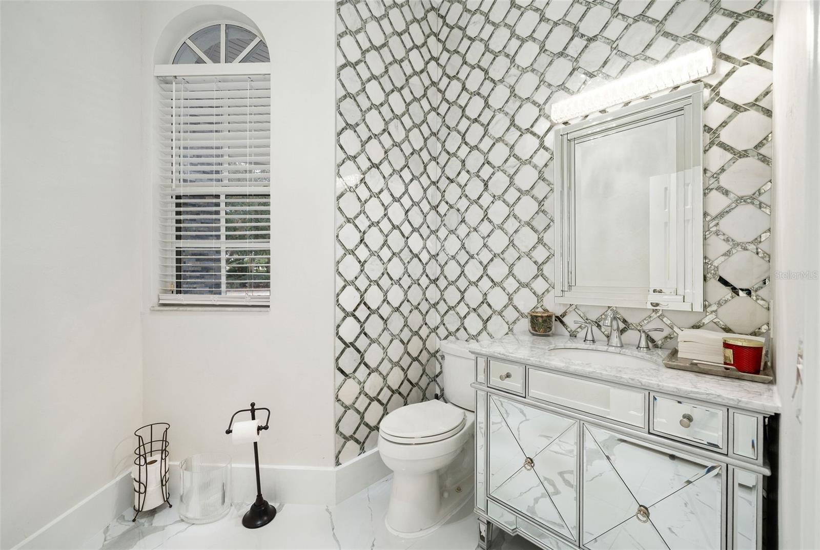 5050 ISLEWORTH COUNTRY CLUB DR