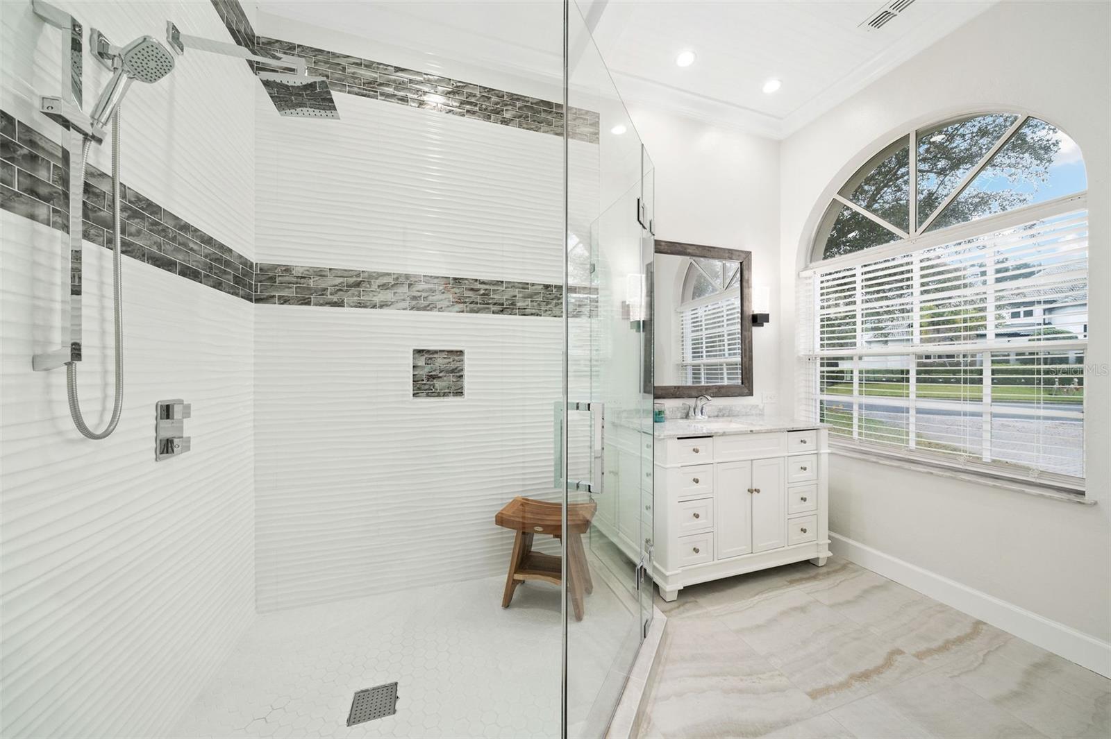 5050 ISLEWORTH COUNTRY CLUB DR