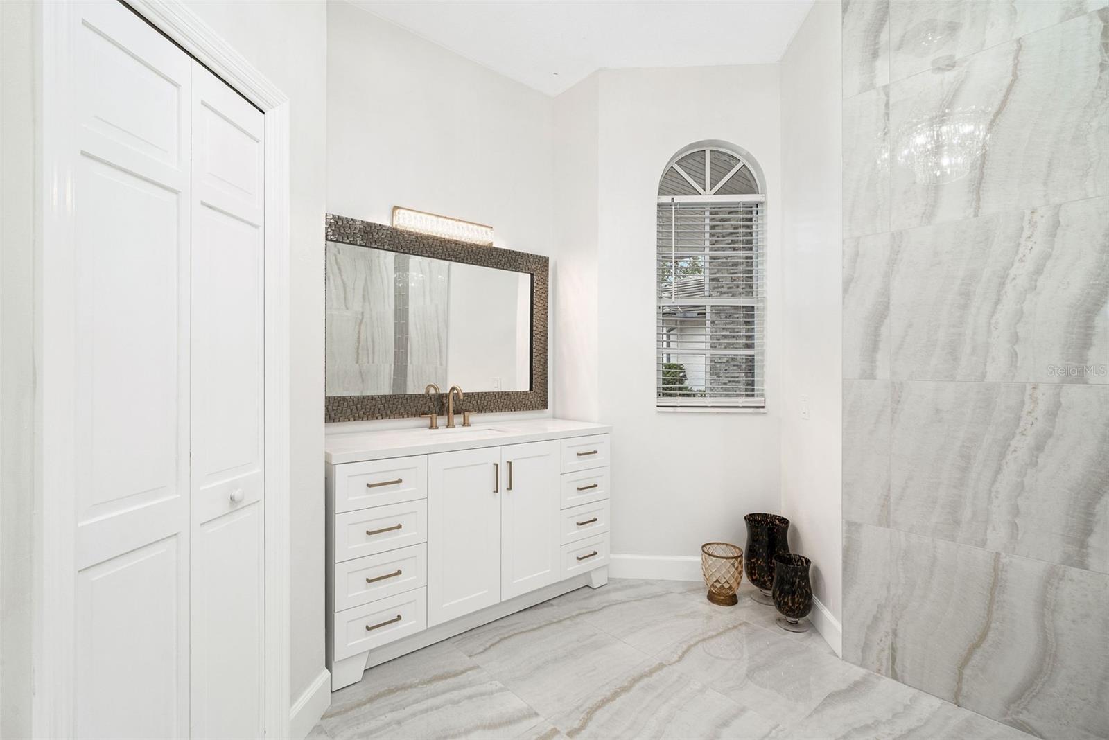 5050 ISLEWORTH COUNTRY CLUB DR