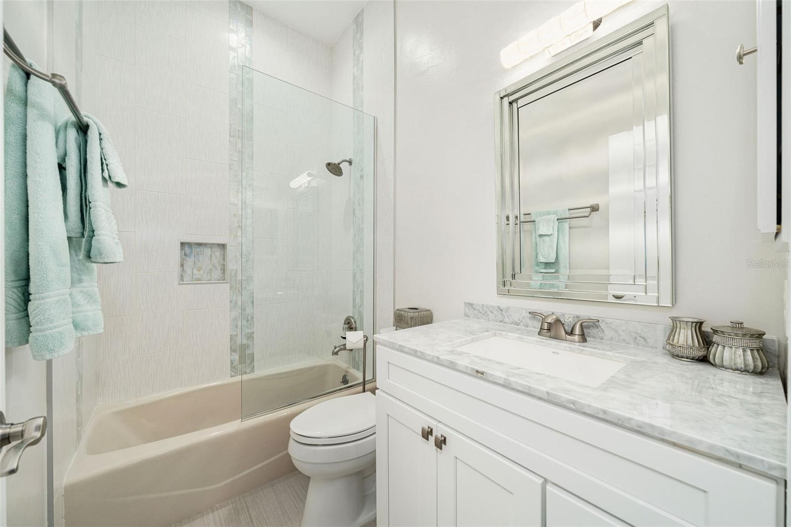 5050 ISLEWORTH COUNTRY CLUB DR