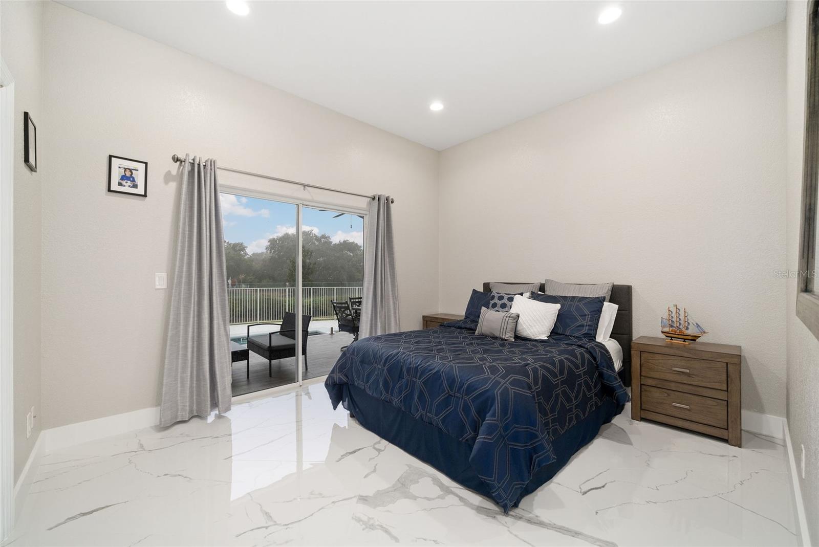 5050 ISLEWORTH COUNTRY CLUB DR