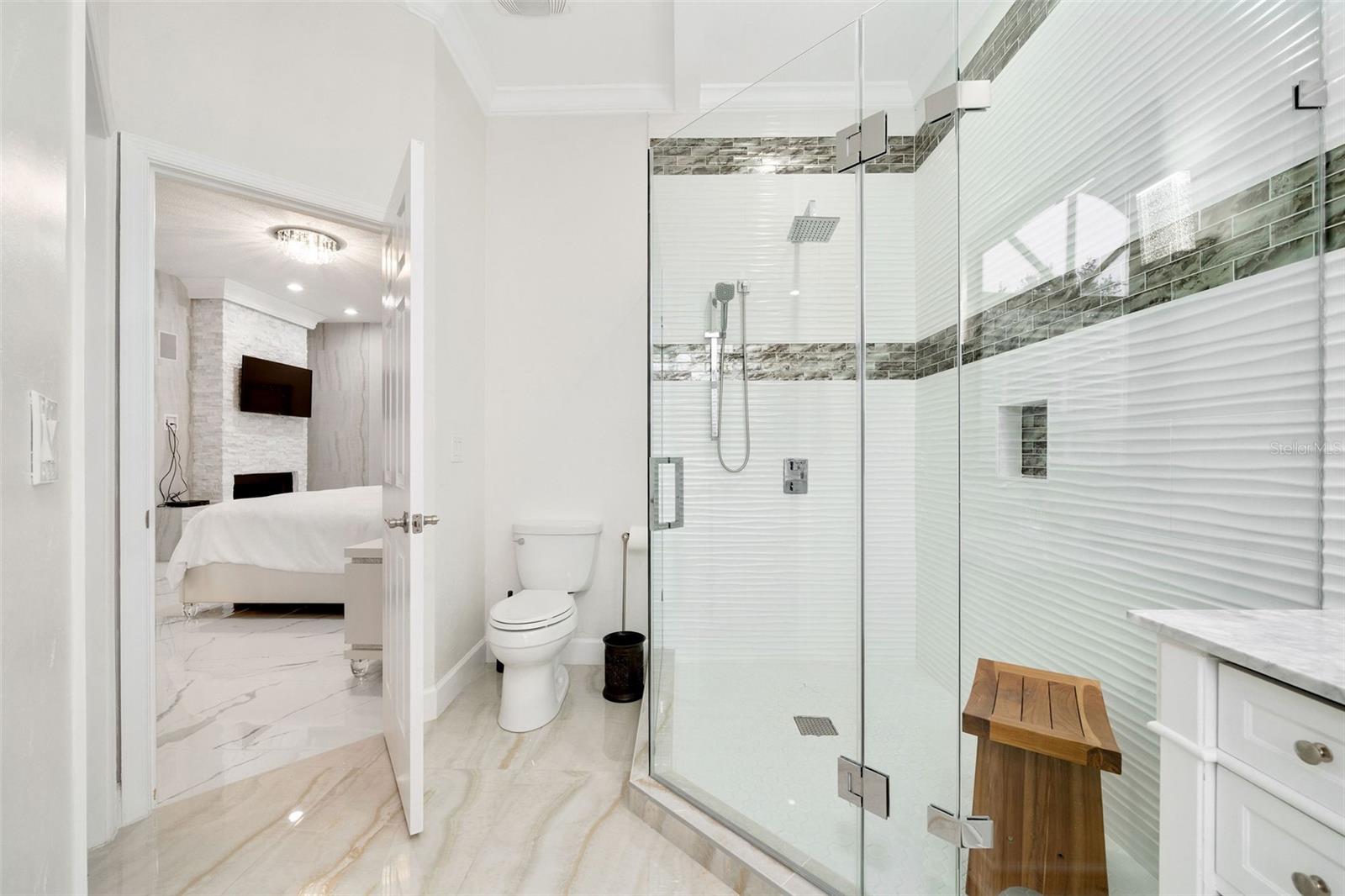 5050 ISLEWORTH COUNTRY CLUB DR