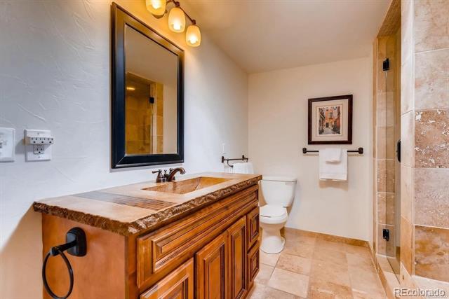 3910 N Zuni