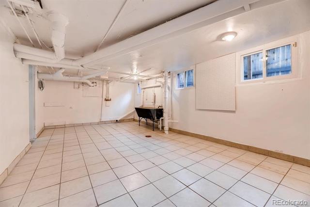 3910 N Zuni