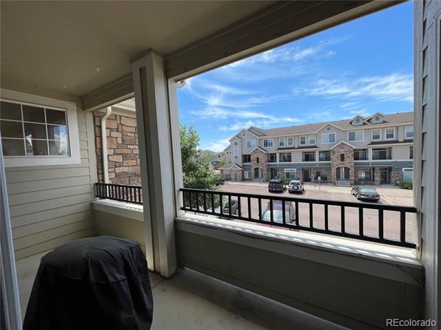 457 Black Feather Loop Unit: 710