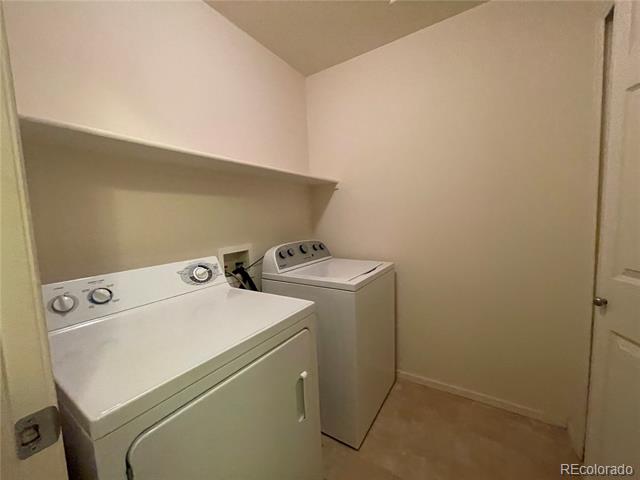 457 Black Feather Loop Unit: 710