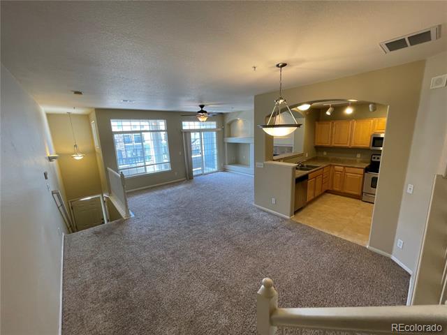 457 Black Feather Loop Unit: 710