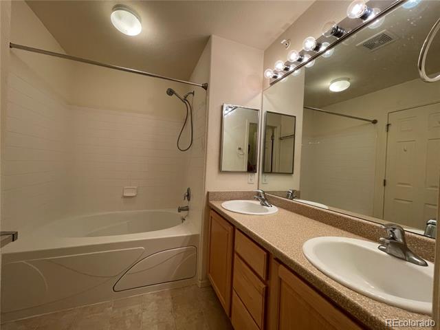 457 Black Feather Loop Unit: 710
