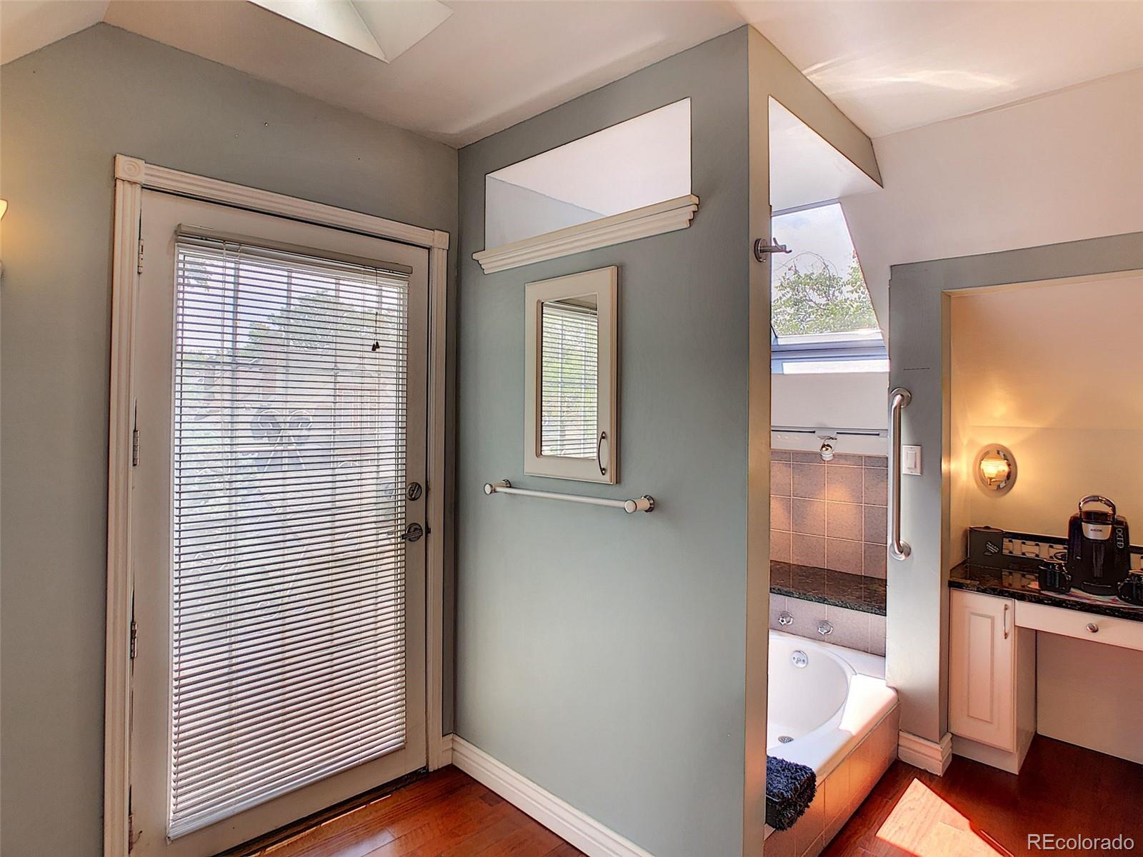 124 S Sherman Street Unit: Upstairs