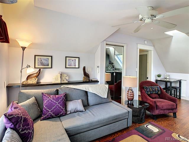124 S Sherman Street Unit: Upstairs