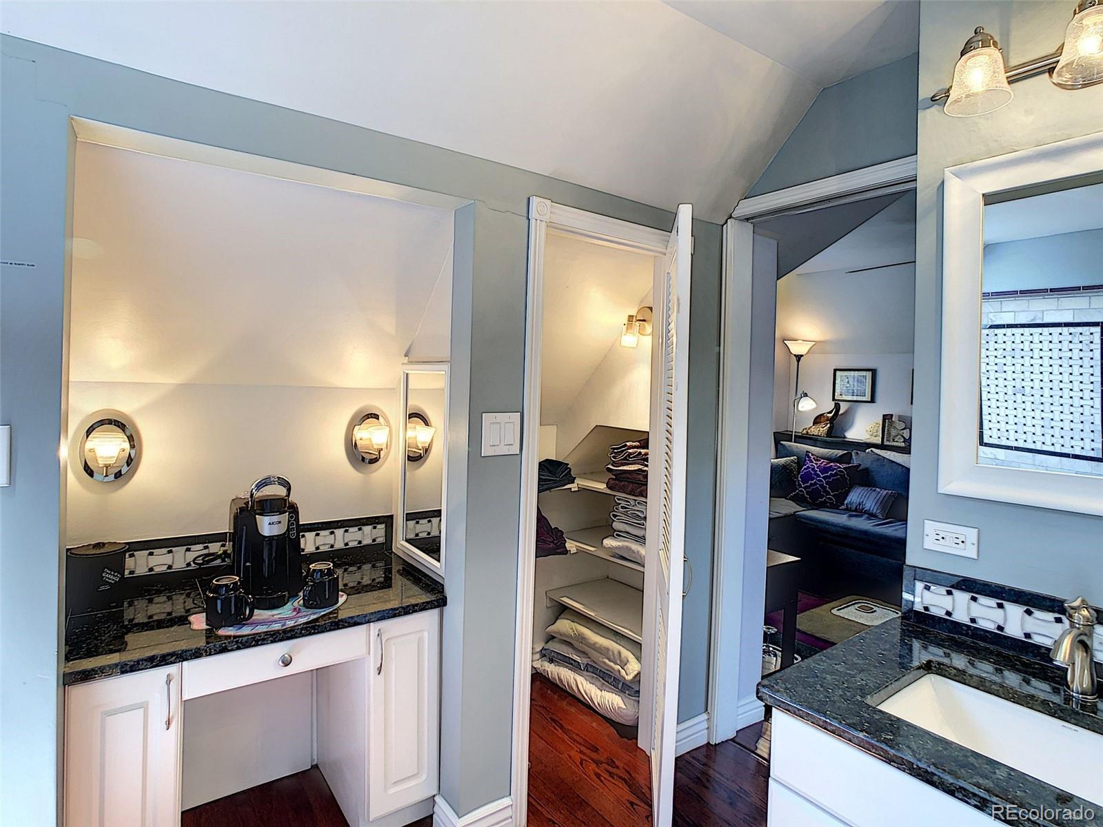 124 S Sherman Street Unit: Upstairs