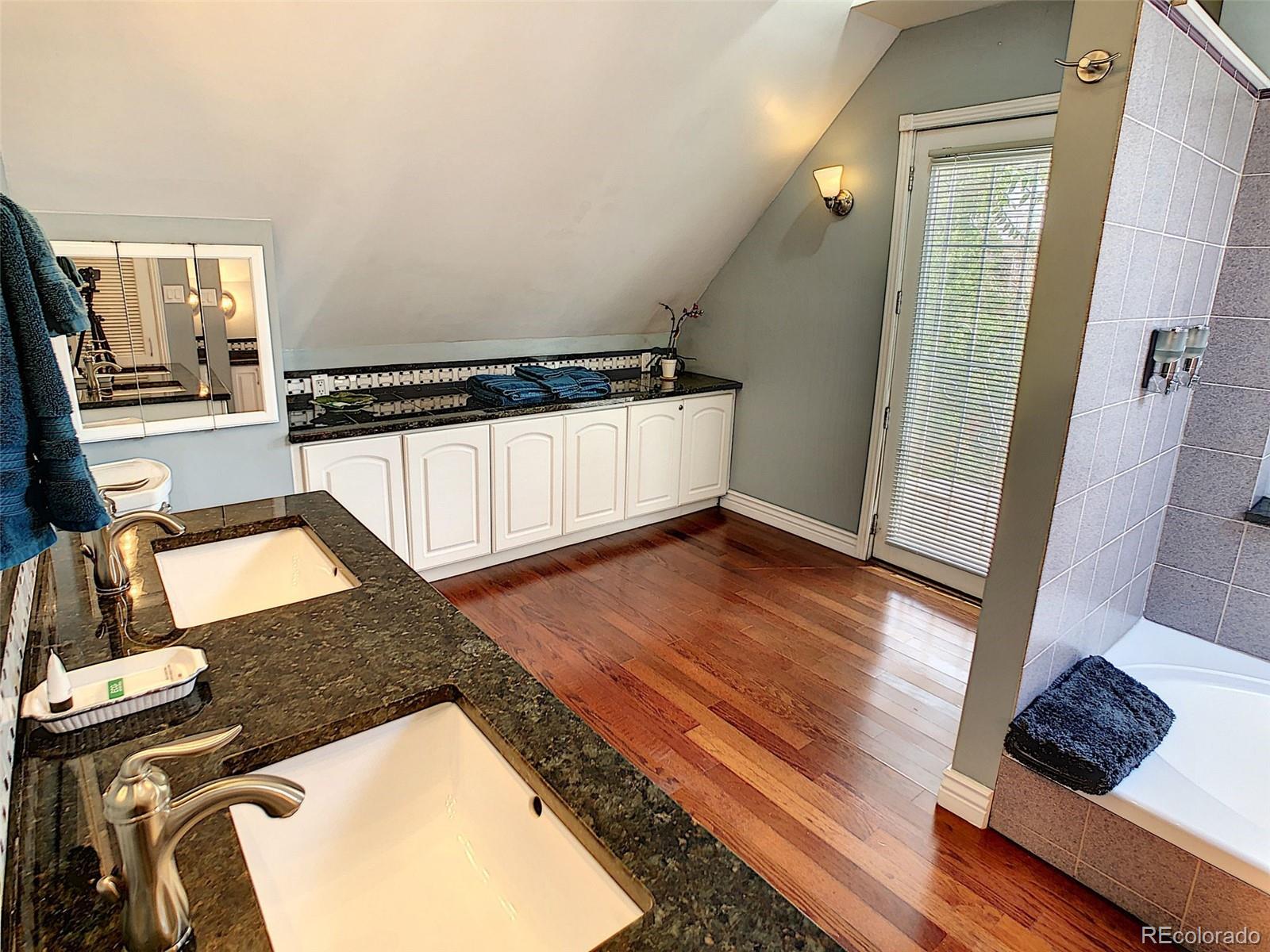 124 S Sherman Street Unit: Upstairs