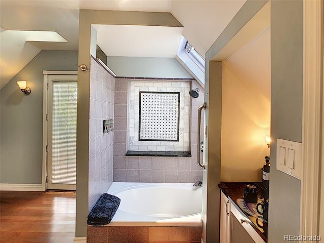 124 S Sherman Street Unit: Upstairs