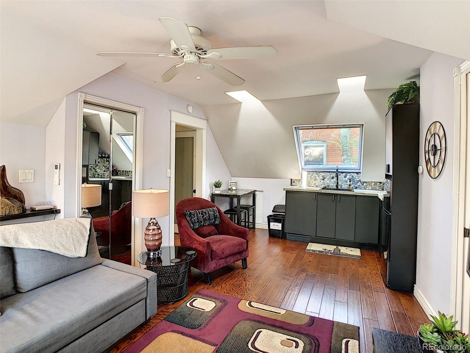 124 S Sherman Street Unit: Upstairs