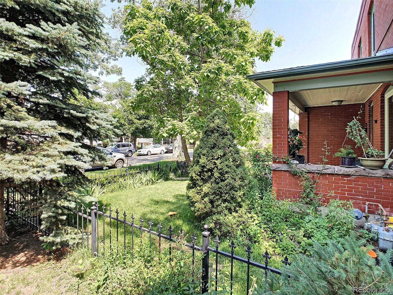 124 S Sherman Street Unit: Upstairs