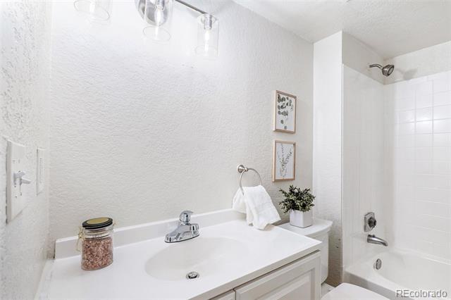 18094 E Ohio Avenue Unit: 102