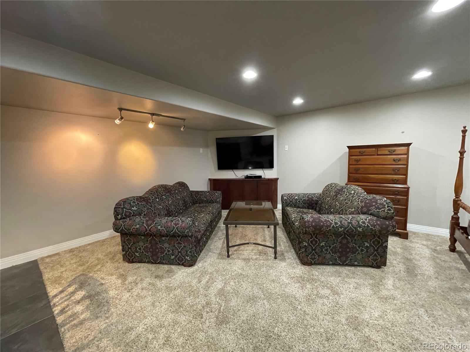 552 S Elm Street
