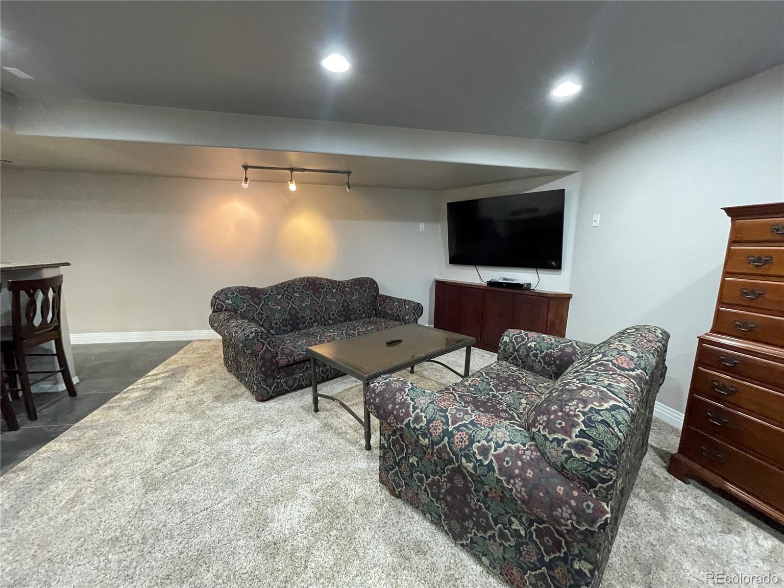 552 S Elm Street