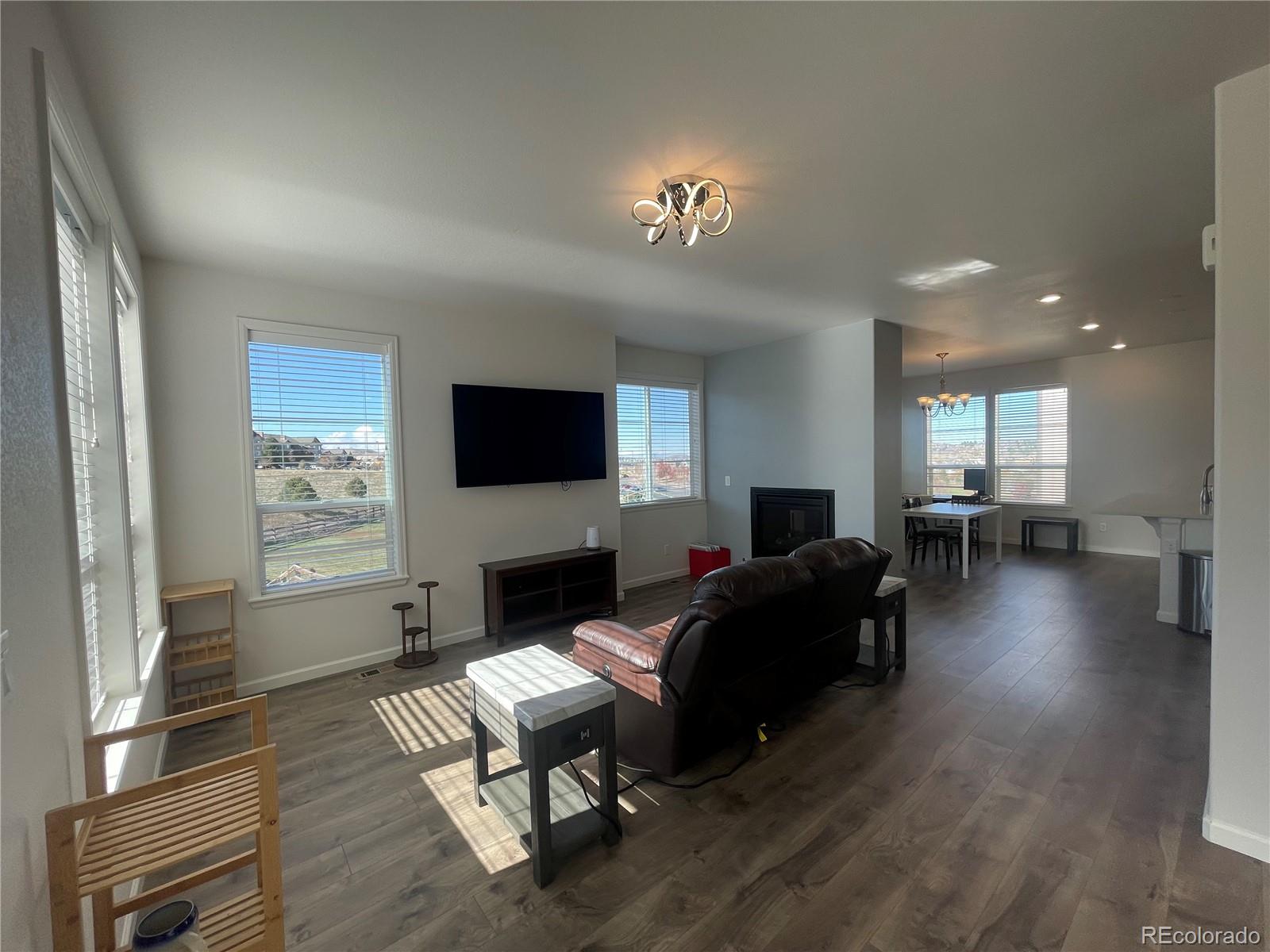 1584 Castle Creek Circle