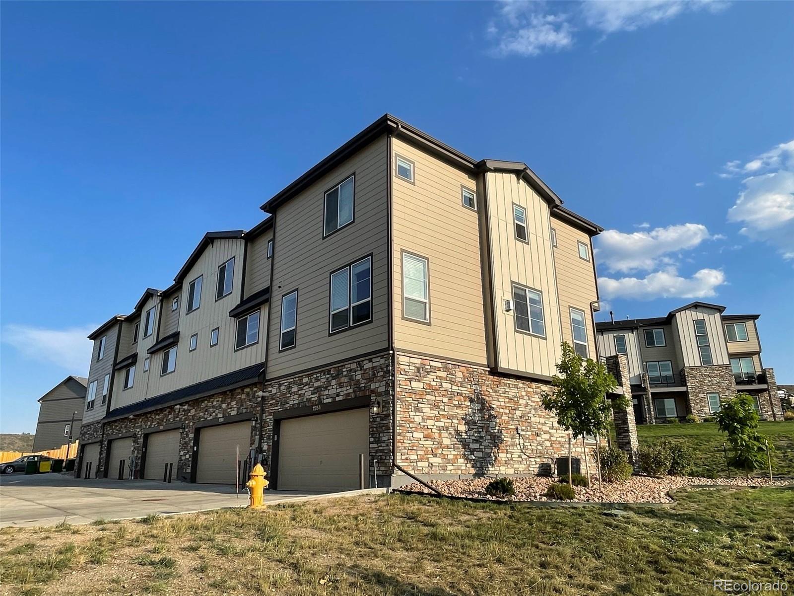 1584 Castle Creek Circle