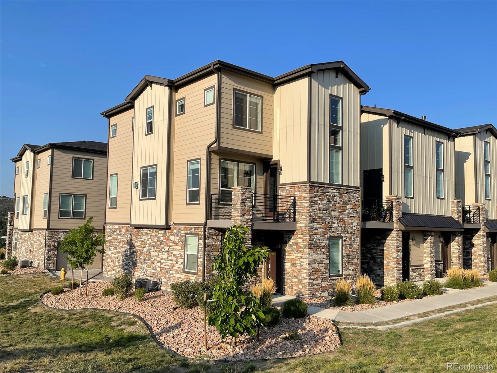 1584 Castle Creek Circle