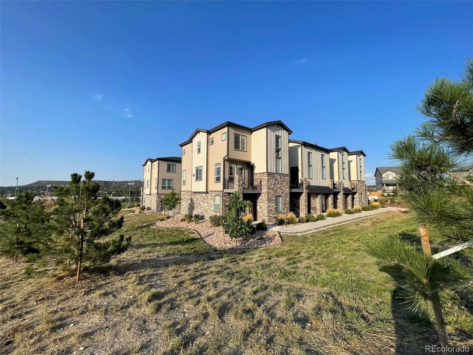 1584 Castle Creek Circle