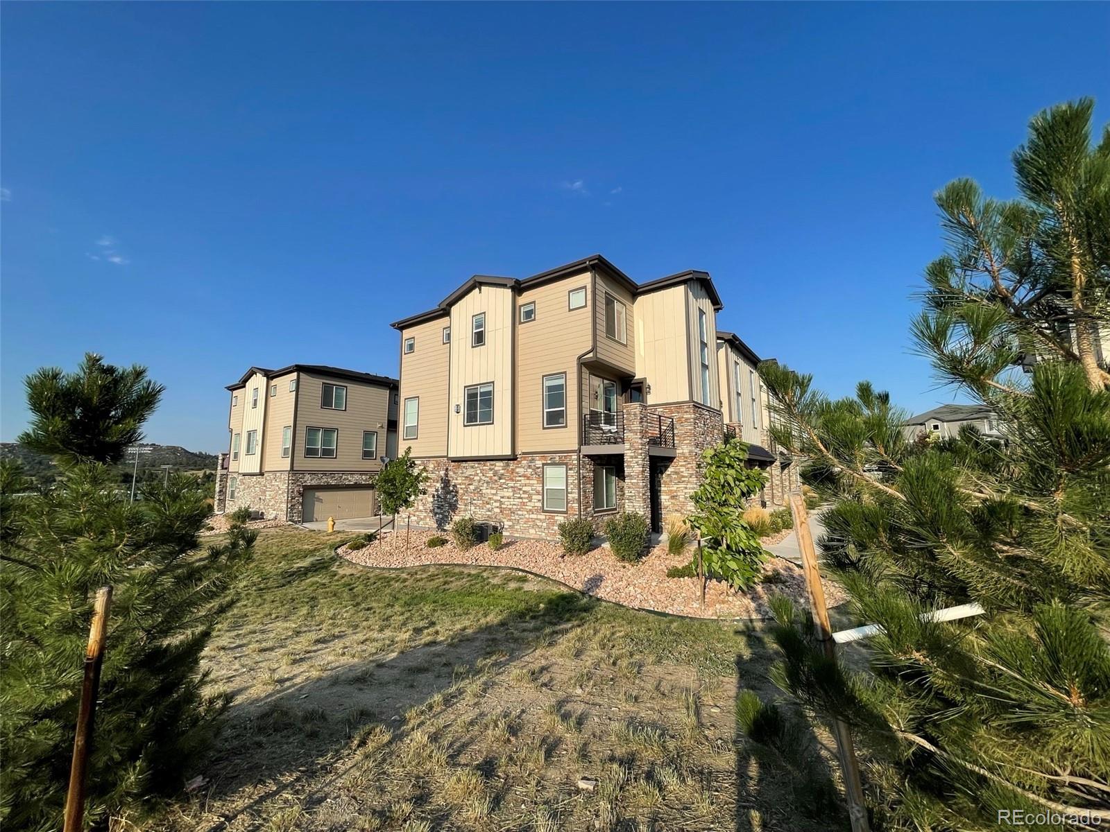 1584 Castle Creek Circle