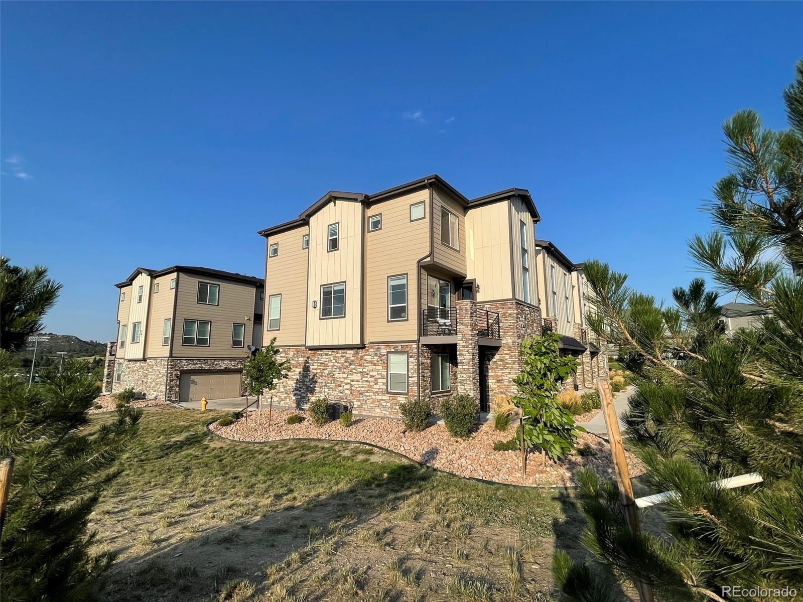 1584 Castle Creek Circle