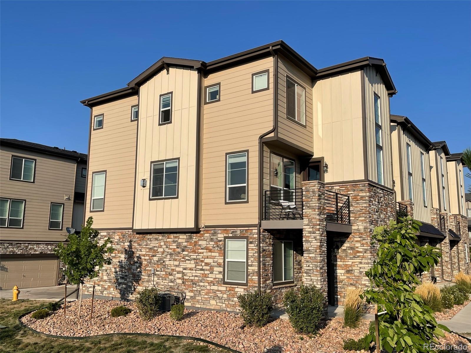 1584 Castle Creek Circle