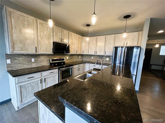 25491 E Ottawa Drive