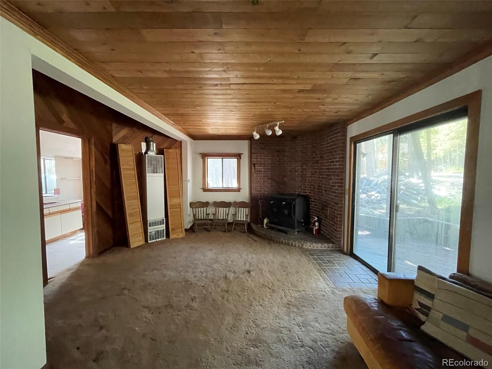 398 Deer Road
