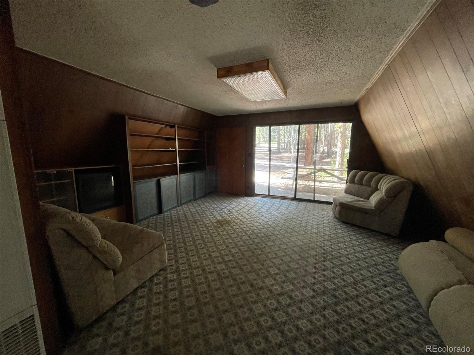 398 Deer Road