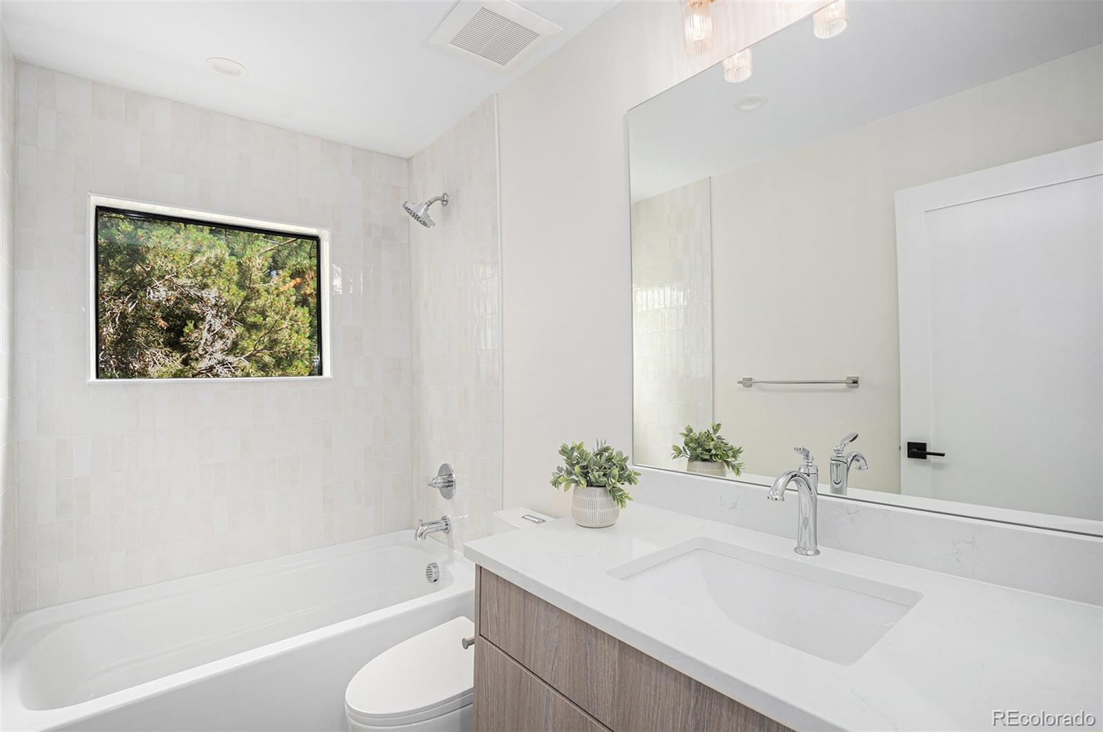 127 S Humboldt Street