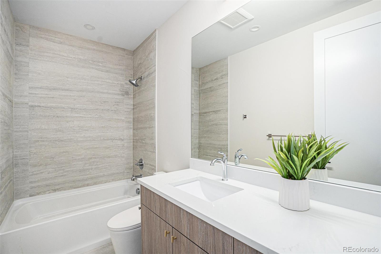 127 S Humboldt Street