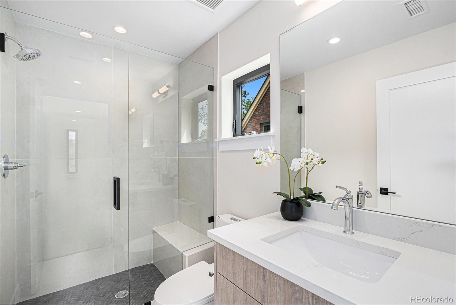 127 S Humboldt Street