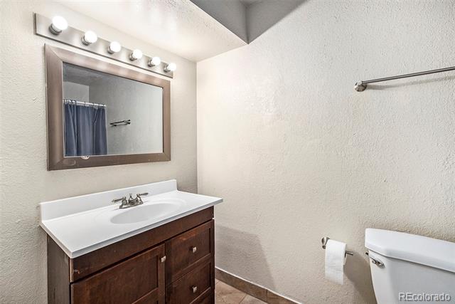 444 S Kittredge Street Unit: 103